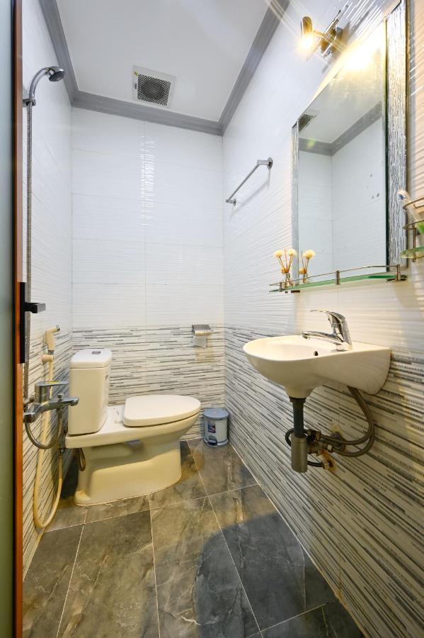 Huyen House Apartment Ho Chi Minh City Exterior photo
